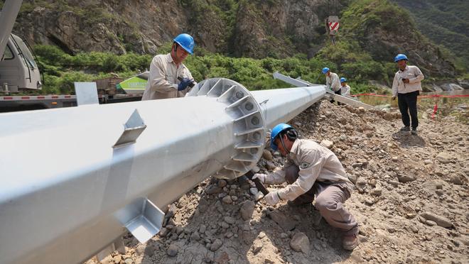 格雷茨卡本场数据：传射建功&3次过人全部成功，评分9.0